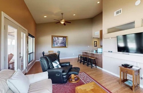 Lago Vista House | Vineyard Haus W/boat Dock on Lake Travis