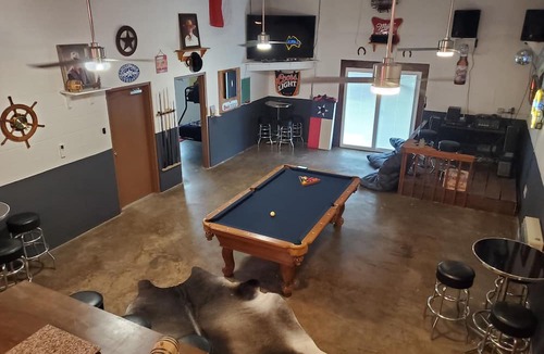 Highland Lake Estates House | Luxury Lake Life - Boat Dock, Outdoor Kitchen, Basketball Court, Game Room & Bar
