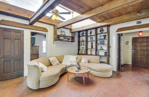 Northeast Heights Cottage | Gorgeous Adobe Home: Classic Santa Fe Style in ABQ