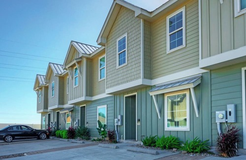 Corpus Christi Cottage | Ridley Retreat Community Pool, Mins to the Beach Corpus Christi + Port A