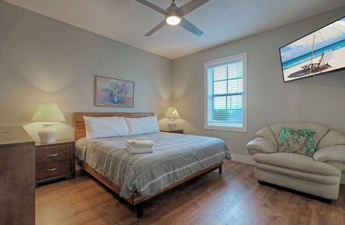 Corpus Christi Cottage | Ridley Retreat Community Pool, Mins to the Beach Corpus Christi + Port A