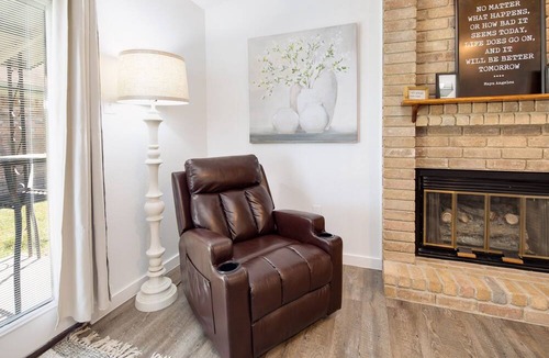 Bryan House | The Carr Corner-3 bedroom house in Bryan. Mid term & Long term rentals welcome