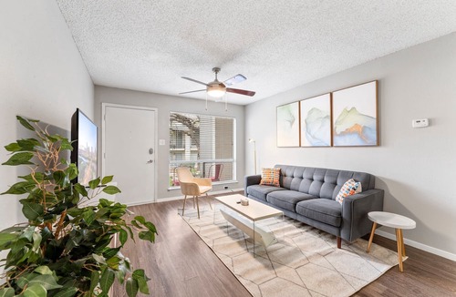 Dawson Apartment | Soco 2BR Corner Suite w Pool King bed Fast Wifi