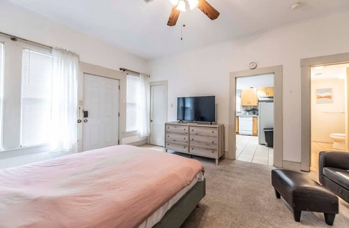 Austin Ave. House | New Gathering Place on Columbus