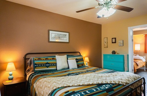 Alamogordo Cottage | Alamo Cottage - 1 Gig Internet, King Bed, Southwest decor, Fully stocked kitchen