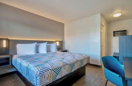 Southside Hotel | Motel 6 Santa Fe
