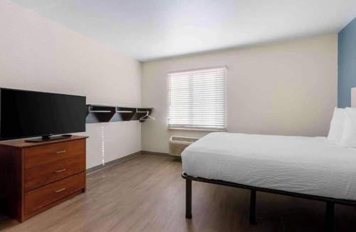 El Dorado West Hotel | Motel 6 Suites El Paso East, TX