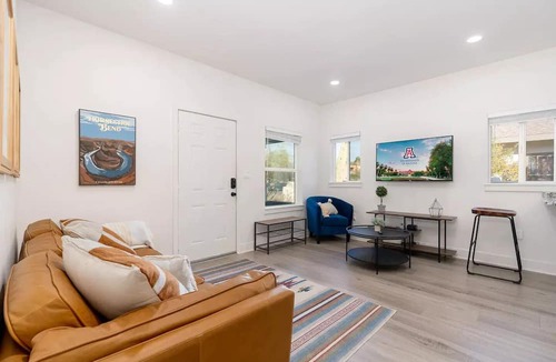 Rincon Heights House | Fresh bungalow just steps from University of Arizona! Sleeps six! Bring the fam!