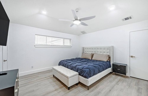 Nassau Bay House | The Pierre- Nassau Bay Area SFH minutes from Nasa and Kemah