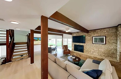 Greenshores House | Beautiful Mid-Century Modern Lakehouse