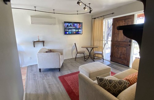 Tucson Cottage | 1b/1b Guest House Purple Mattress - Dogs/Horses welcomed