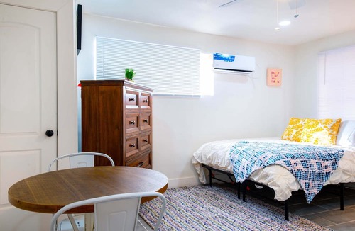 El Paso Apartment | Stylish Charming Guesthouse in Central El Paso Edit