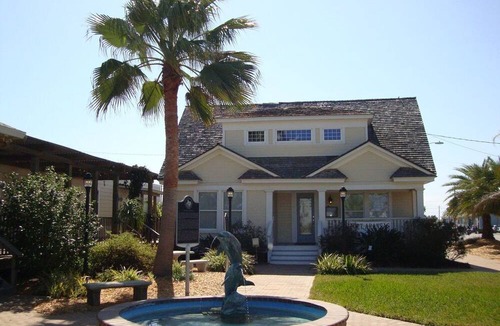 Sand Point Condo | ONLY In-Town Neighborhood w/Restaurant, Bar, Pool/Hot Tub, Beach & Cart Access