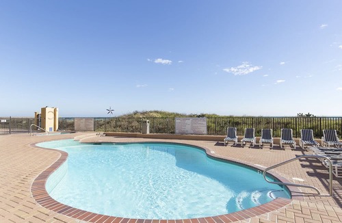 South Padre Island Condo | Suntide II 206 - Condo w/Private Balcony, Beachfront Pool & Spa, Sun Deck, Sand Volleyball, Tennis Court