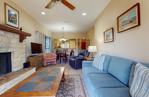 New Braunfels Condo | River City Resorts: CW C105 : Free Tubes with Rental!