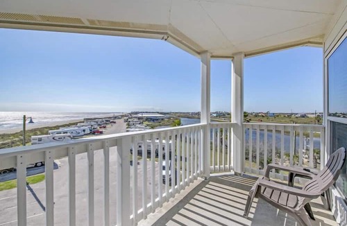 Galveston Condo | Trendy Beach Condo- Sunset views, Sandy Toes, Surfing more. (1304)