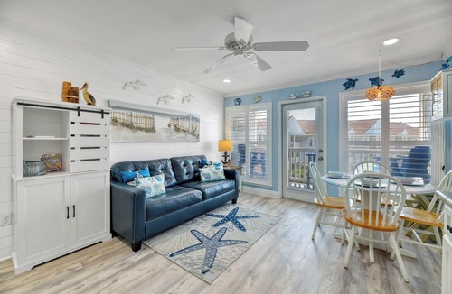 Galveston Condo | Galveston Beach- Popular Suite Gorgeous View of Pool & Gulf 1320