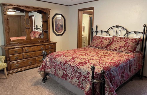 Page House | Lakeliving Multi Family Retreat, with large beautiful outdoor living space