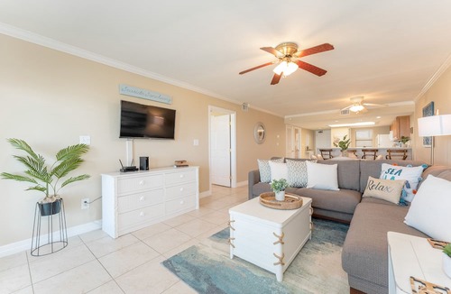 South Padre Island Condo | Suntide II 204 - Beachfront Direct Ocean View and Beach Access, Pool, Hot Tub and More