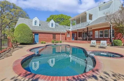 Argyle Apartment | DFW Hideaway located right off I-35W and near so many area attractions!