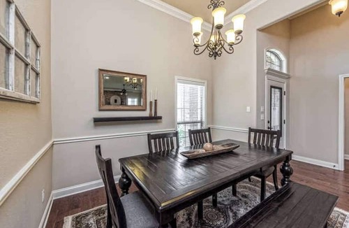 Hewitt House | Escape to Hewitt Homestead—your private Waco sanctuary just 10 mins from Magnolia. Whether you're gathering with family or chasing Chip & Jo dreams, this bold Texas stay is where style meets soul.