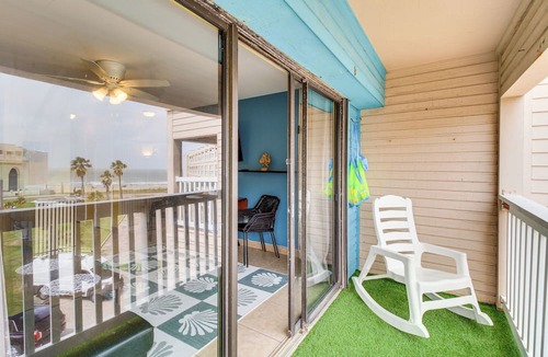 North Beach Condo | Corpus Christi Ocean-View Condo, Walk to the Beach