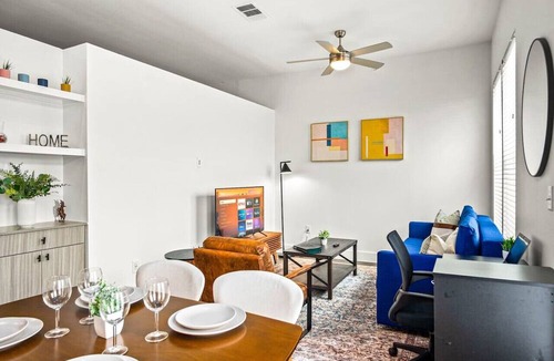 West Oak Hill Apartment | Luxurious New Unit|1Bd1Ba|Pool, Golf Sim