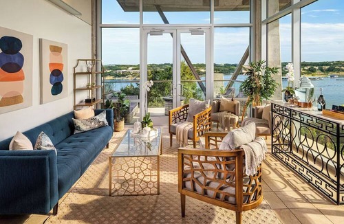 Lakeway Hotel | Double Queen Lakeview with Balcony at Lakeway Resort & Spa