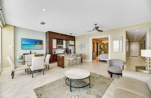 Galveston Condo | XL Terrace, Lazy River, I-O Pools, Game Room, Spa, Beach, Luxury 2-2 Penthouse!