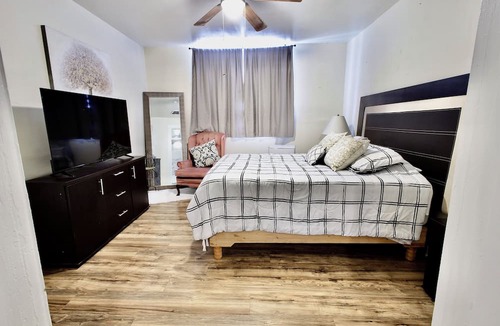 Downtown El Paso Apartment | Cozy 2 bedroom apartment in terrific El Paso with WiFi, AC, entire unit