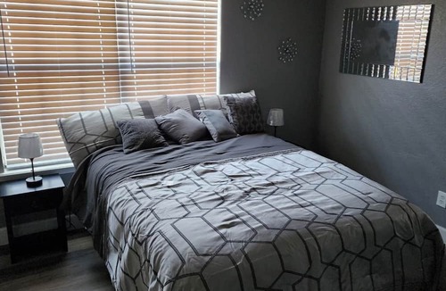 Shreveport Condo | 2-bedroom condo in lovely Shreveport with WiFi, AC