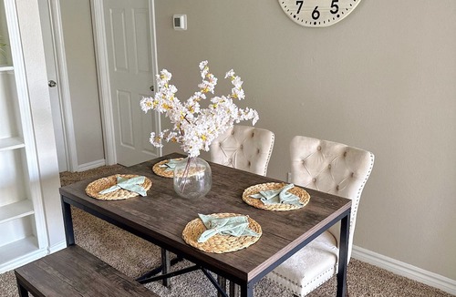 Vance Jackson Apartment | Guest Favorite - Medical area - 10 minutes from Downtown