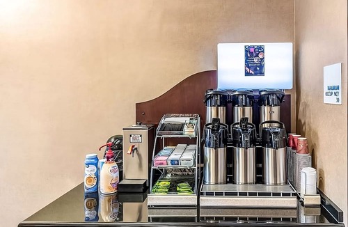 Mineral Wells Hotel | Spacious Unit for Business Travel, Free Breakfast, Free Parking, Free Wifi