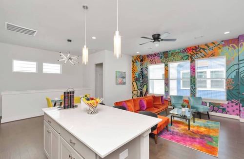 Riverside Terrace Condo | Centrally Located Luxury Townhome in Houston