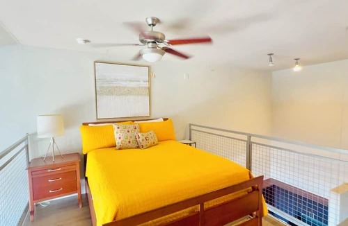 Downtown Fort Worth Apartment | Vanity 1.5 Bedroom Loft in Downtown Fort Worth Charming apartment