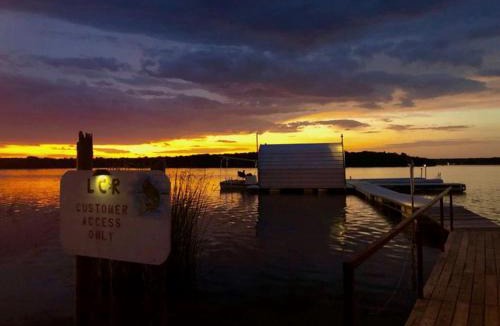 Cisco Ski Chalet | Cozy Lakefront A-Frame Cabin with Dock Access & BBQ Near Lake Cisco, TX