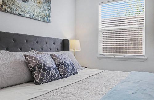 The Colony House | Beautiful updated home in the heart of The Colony