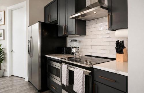 Cityplace Apartment | Uptown Luxe Stay Dallas Skyline View Balcony