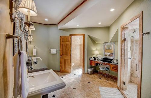 Spicewood House | Stunning Lakefront Home with 2 Patios, Chef's Kitchen, & Lake Access