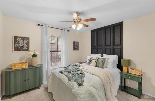 Eastmark House | Wolf Pen Creek Retreat #B, 3BD 2BA, Workspace, Washer and Dryer, Parking