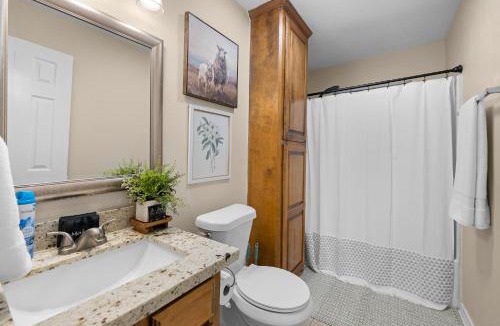 Eastmark House | Wolf Pen Creek Retreat #B, 3BD 2BA, Workspace, Washer and Dryer, Parking