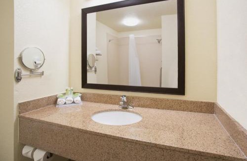 Truth or Consequences Hotel | Holiday Inn Express & Suites Truth or Consequences by IHG - Newly Renovated