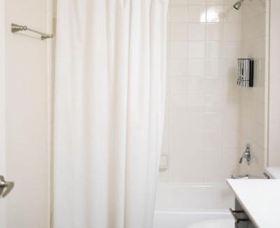 North Burnet Apartment | The Treehouse Spacious & Fun 2BR Retreat in the Heart of the Domain