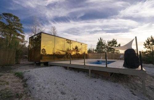 Oakhurst House | Sol - Hilltop Mirror Cabin, Pool, Sunset Views