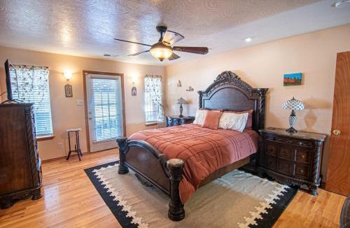 Bosque Farms House | Pool, Hot Tub, Grill, Gym, Game Room, Office House