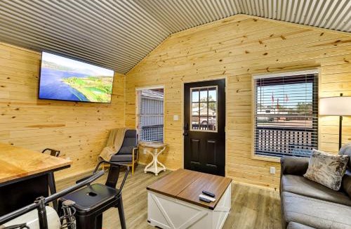 Joaquin House | Modern Sabine River Cabin, 3 Mi to Boat Launch!
