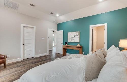 Thurber House | Beach + Brazos River Access! Family-Friendly Haven