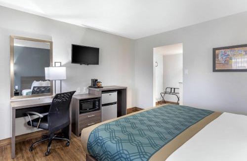 Polvadera Hotel | Econo Lodge Inn & Suites Socorro