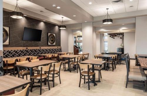 College Station Hotel | Drury Plaza Hotel College Station