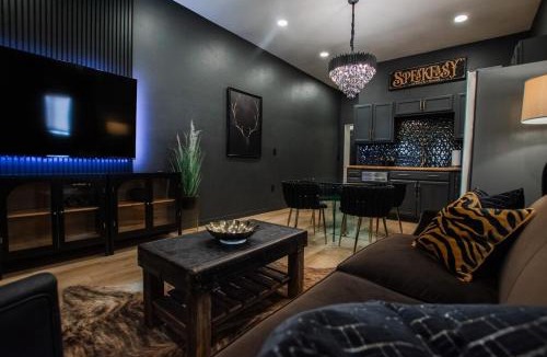 South Broadway Apartment | Speakeasy Suite at ArnoTriplex-Close to Downtown-Pet Friendly!